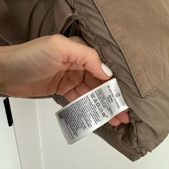 NWOT Banana Republic Short Puffer Jacket Down filled - Picture 3 of 6